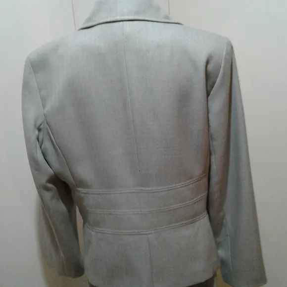 🌺 Nearly New Stanley Blacker Skirt Suit