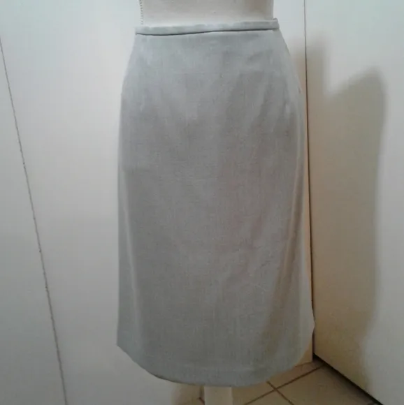 🌺 Nearly New Stanley Blacker Skirt Suit
