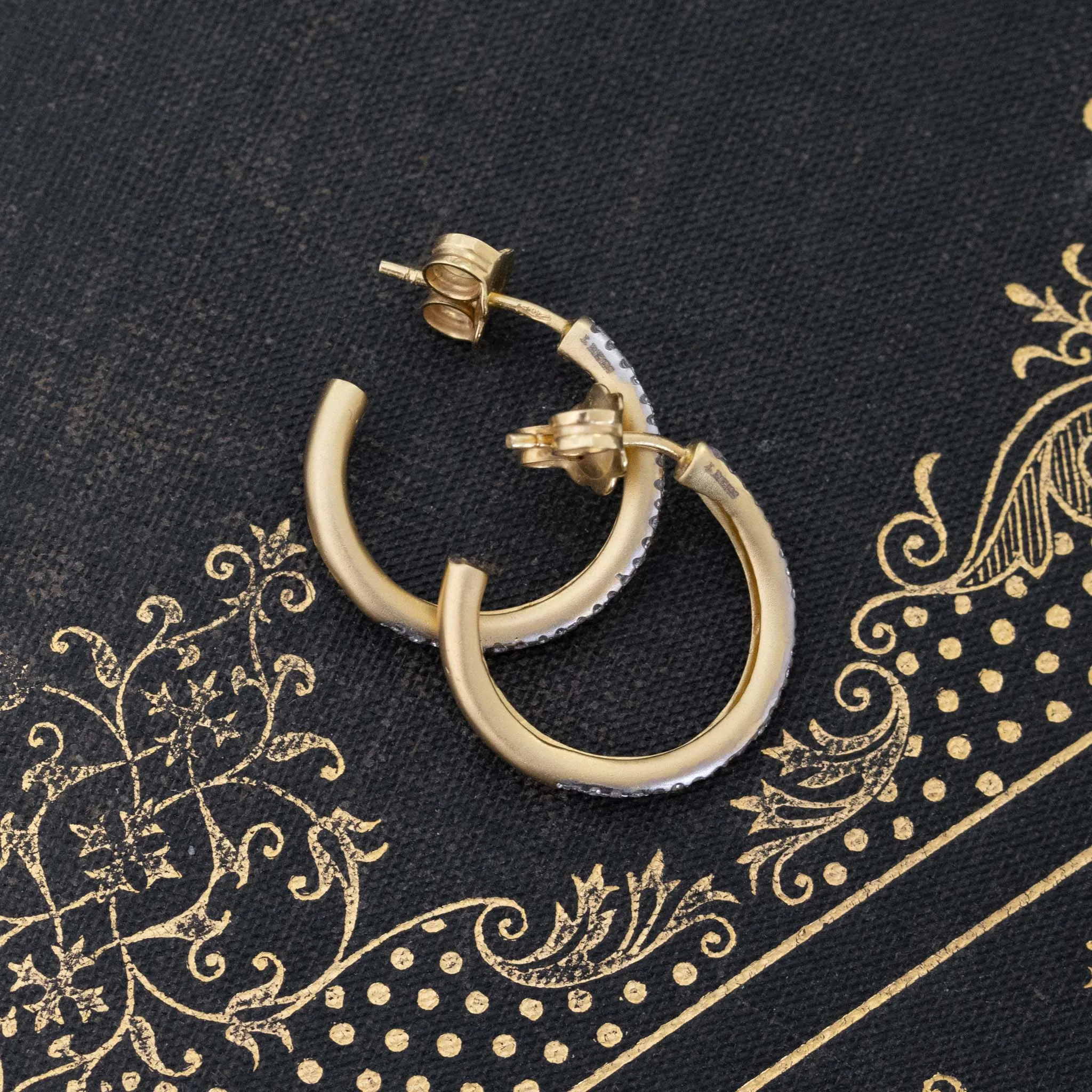 .18ctw Diamond Swirl Hoop Earrings