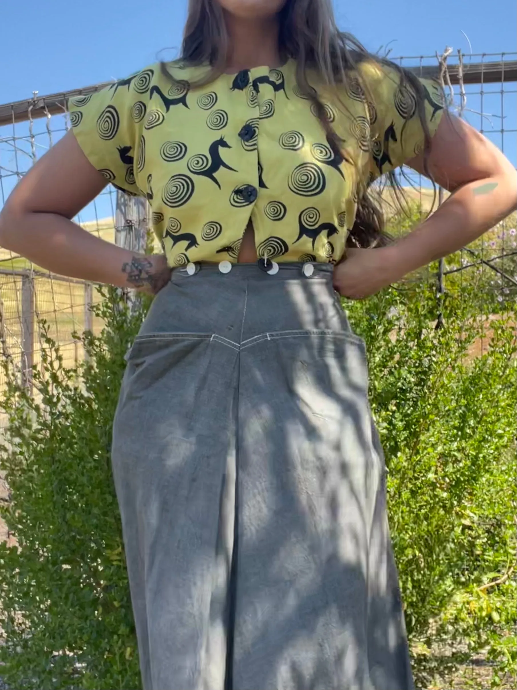1930s Chartreuse Novelty Horse Print Linen Button Front Blouse