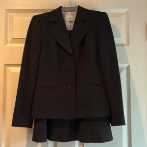 Anne Klein ladies skirt suit!