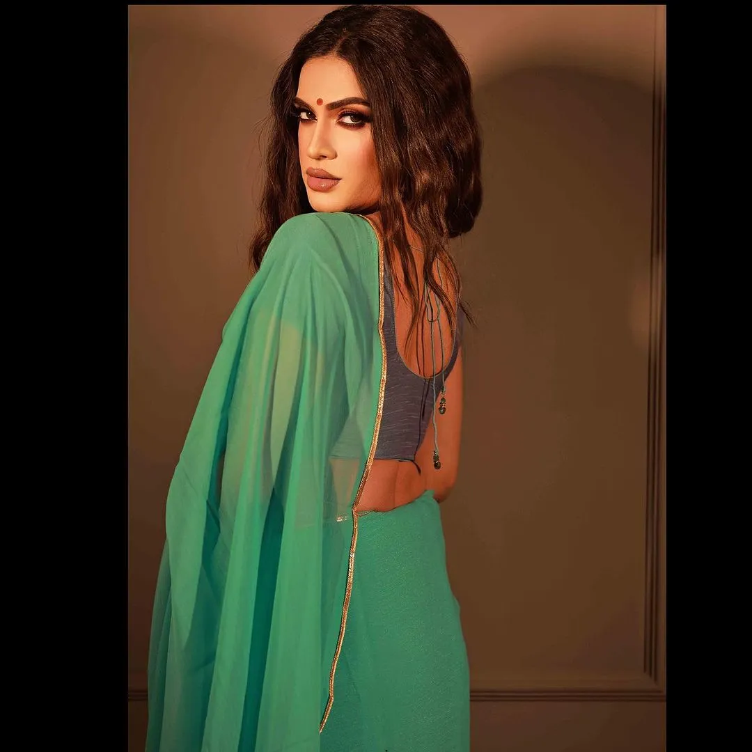 Aqua Blue Textured Chiffon Saree with Lace and Pink Blouse Fabric