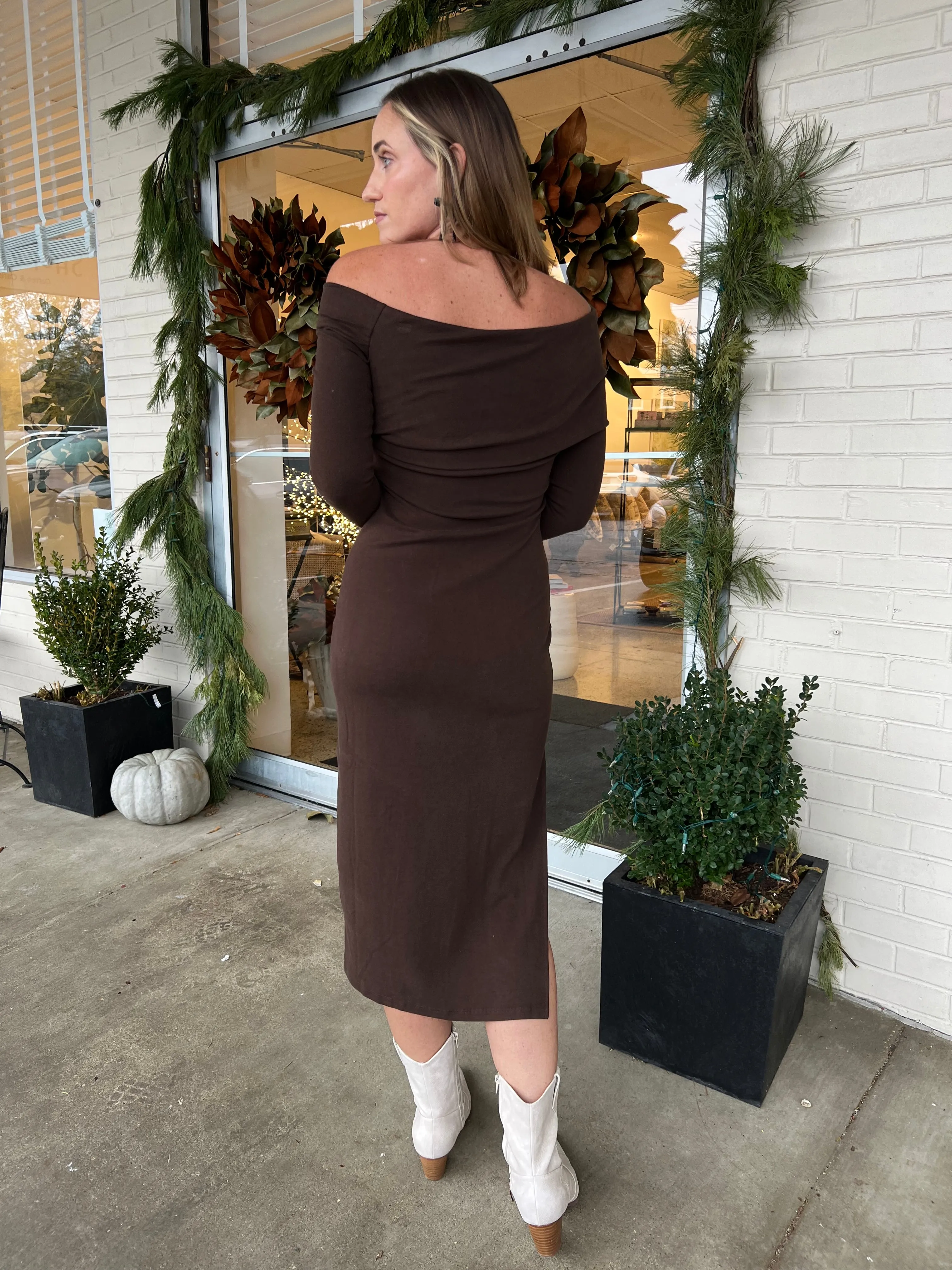 [ASTR The Label] Jada Off Shoulder Midi Dress