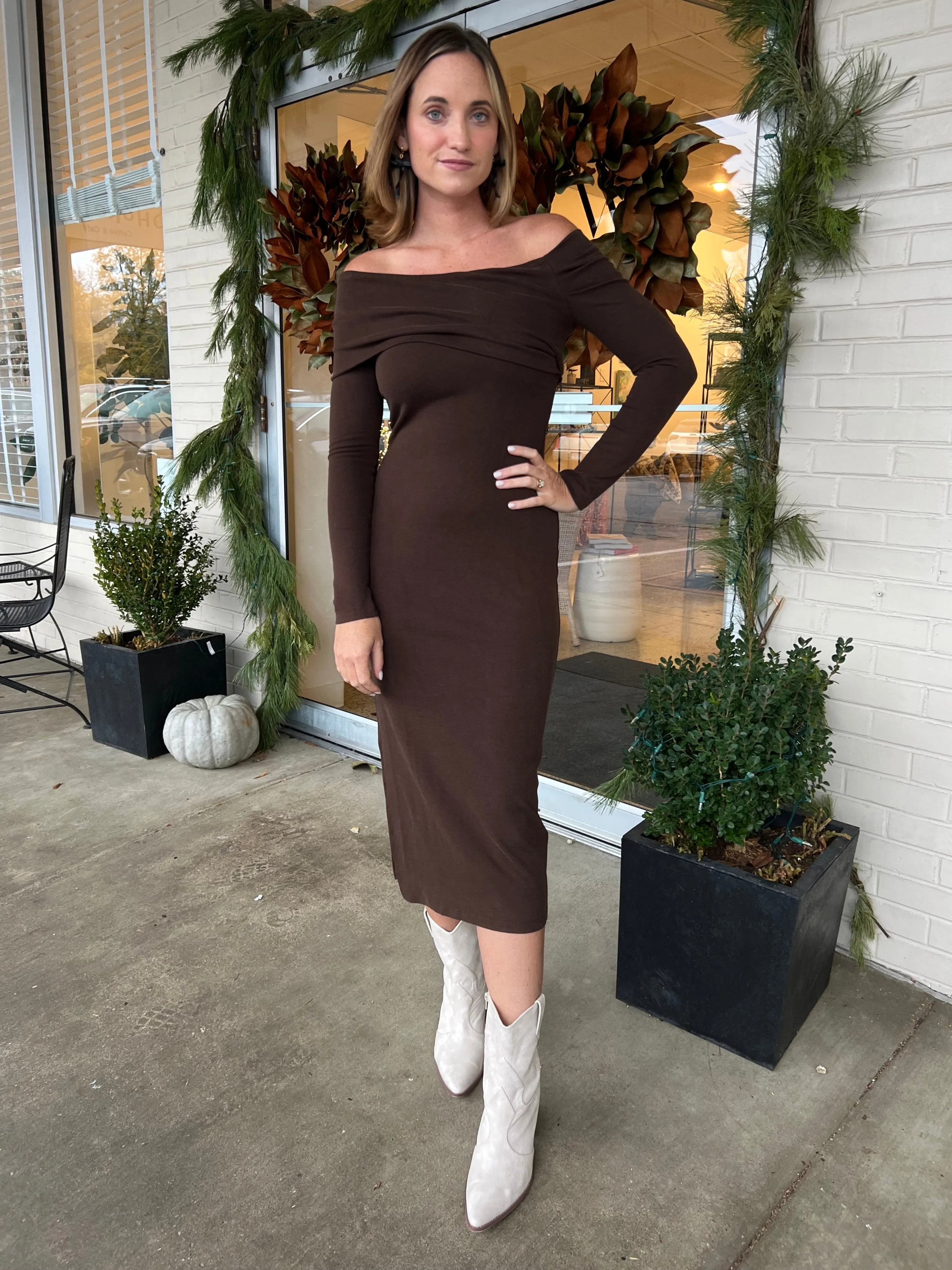 [ASTR The Label] Jada Off Shoulder Midi Dress