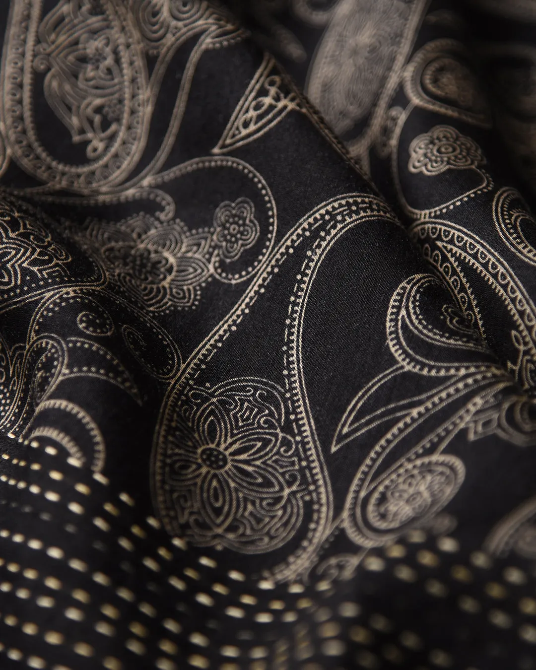 Black With Beige Pure Handloom Silk Embroidered Saree With Contrast Handloom Silk Blouse