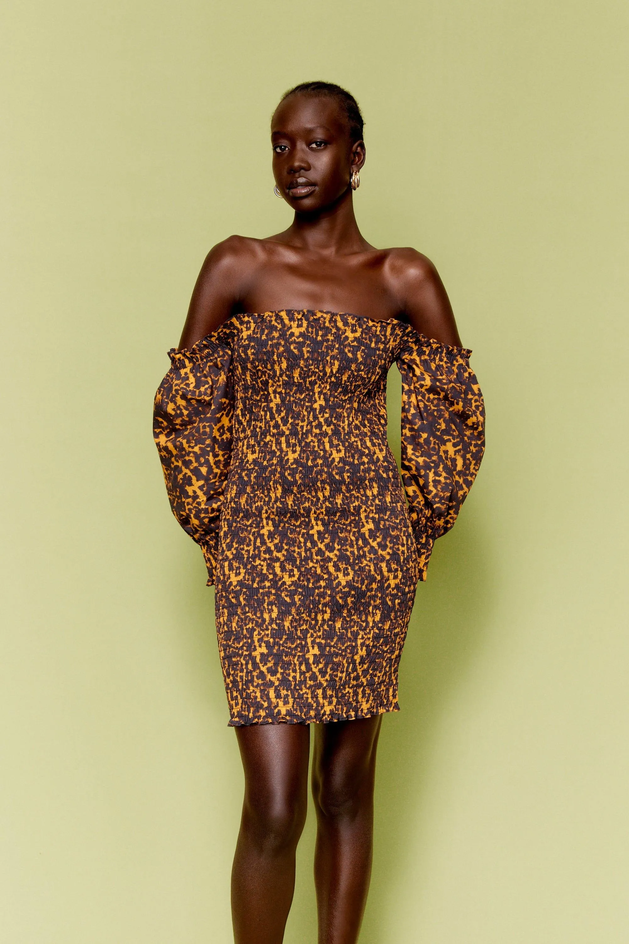 BLUR OUT OFF SHOULDER DRESS | ORANGE BLUR