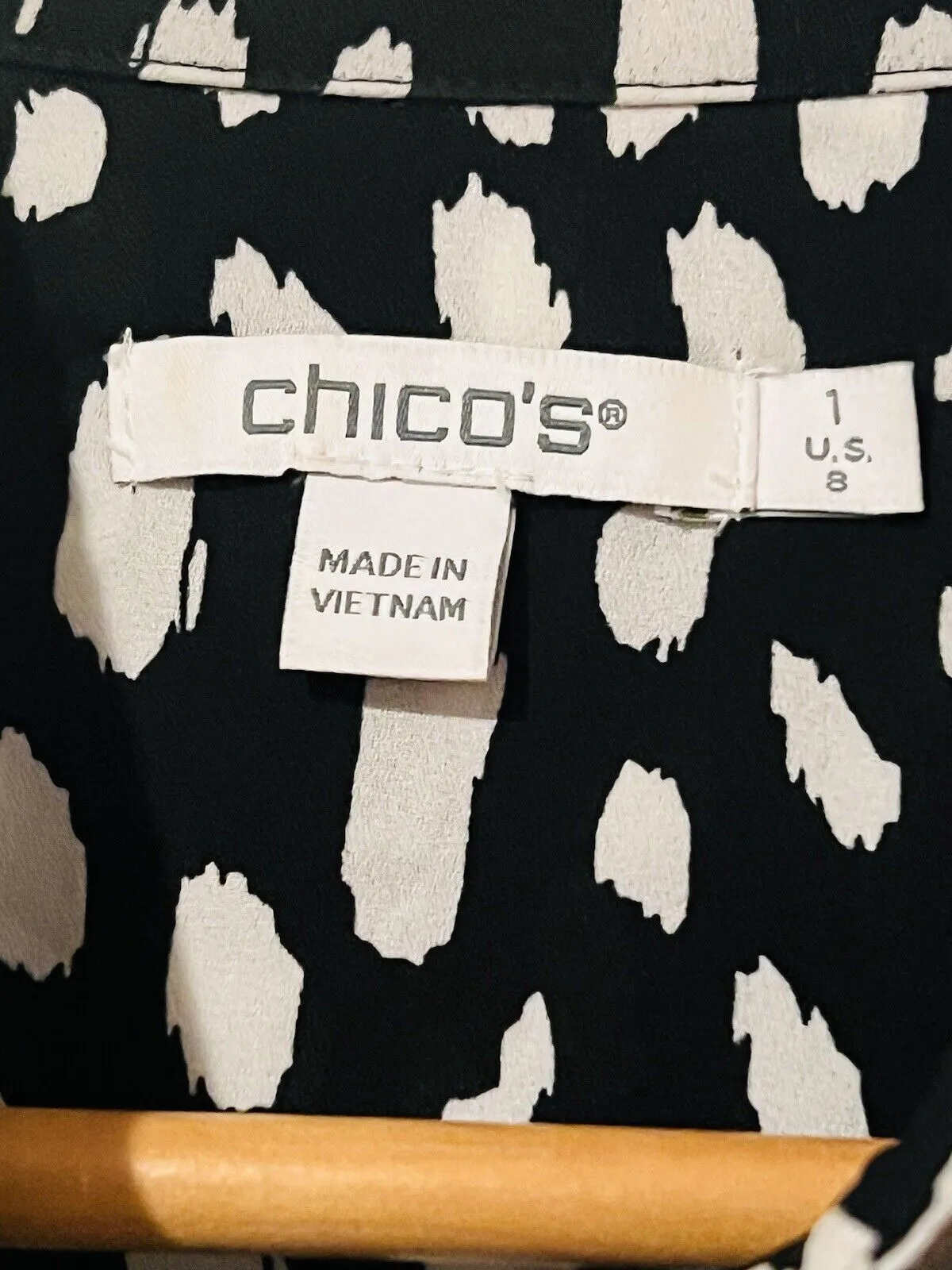 Chicos Ruffle Dot Print Top Sz M Button Up Blouse Black/White Office Career