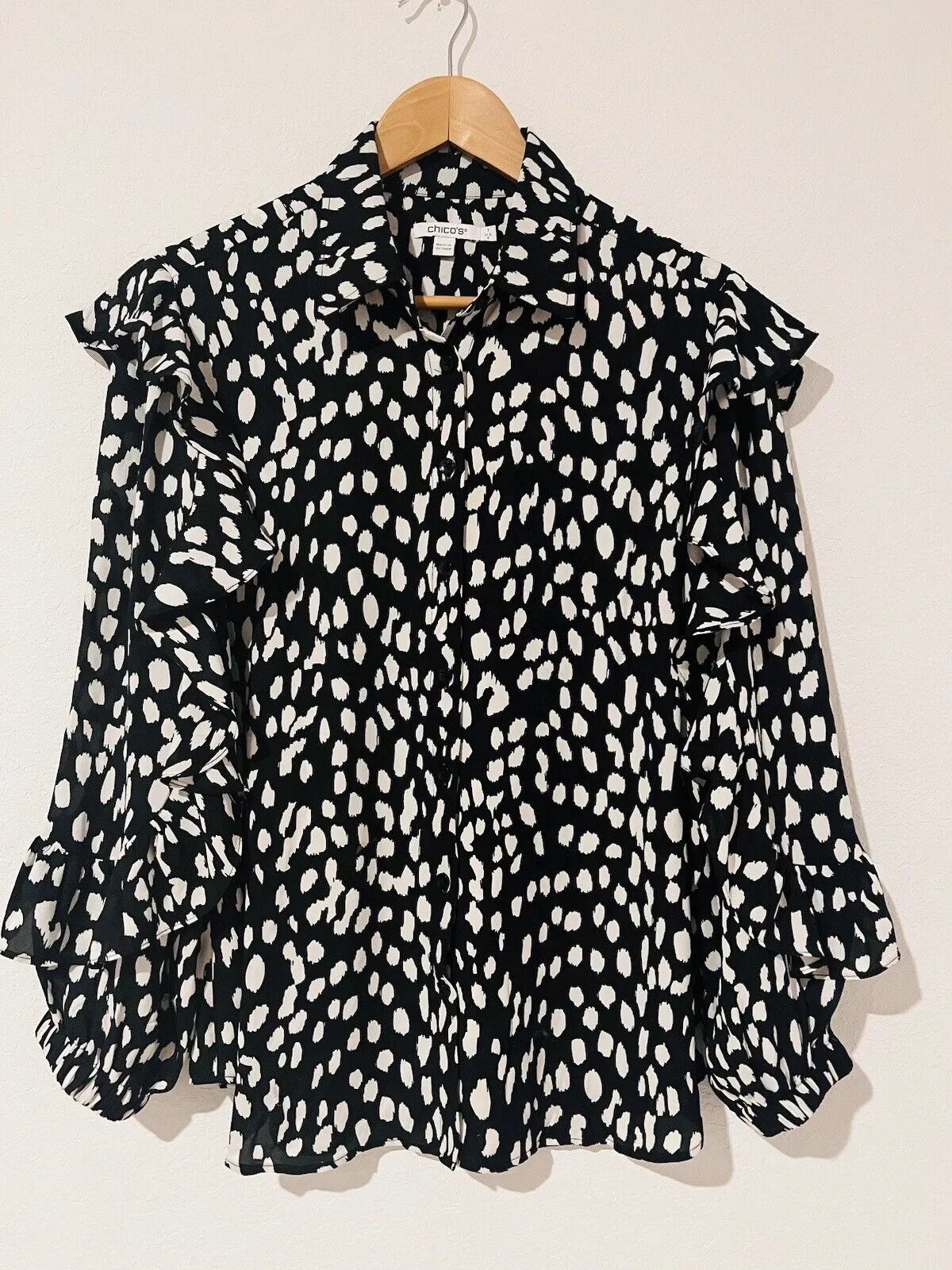 Chicos Ruffle Dot Print Top Sz M Button Up Blouse Black/White Office Career