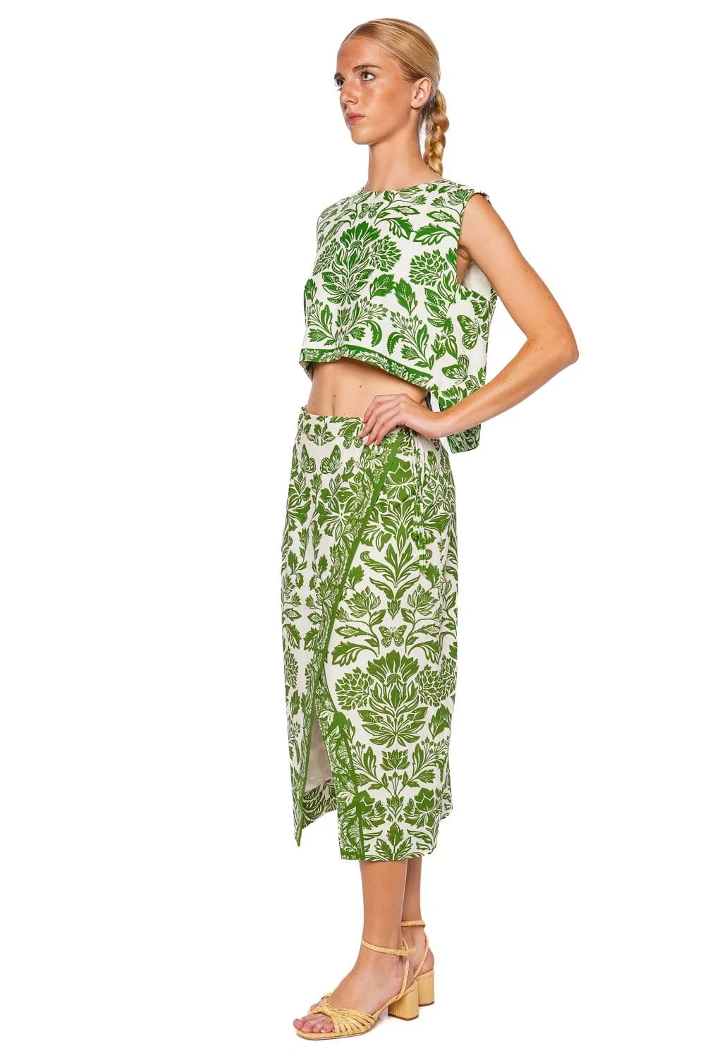 Delicate Tapestry Sleeveless Cropped Blouse