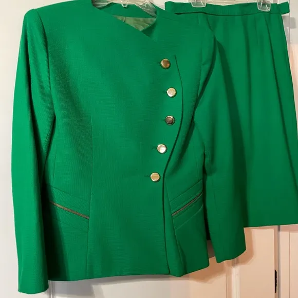 💚Designer Ladies skirt &amp; jacket 2pc SZ 10 Rich Kelly Green Asymmetrical jacket