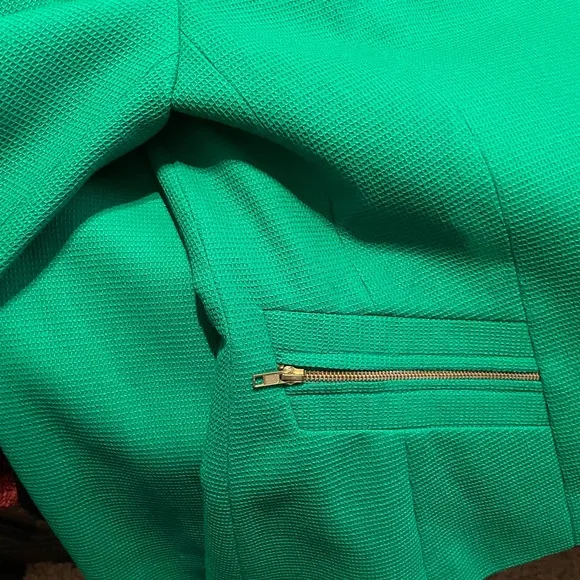 💚Designer Ladies skirt &amp; jacket 2pc SZ 10 Rich Kelly Green Asymmetrical jacket