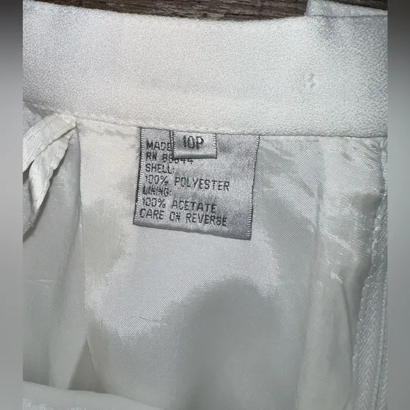 Emily Women’s White Skirt Suit Size 10P