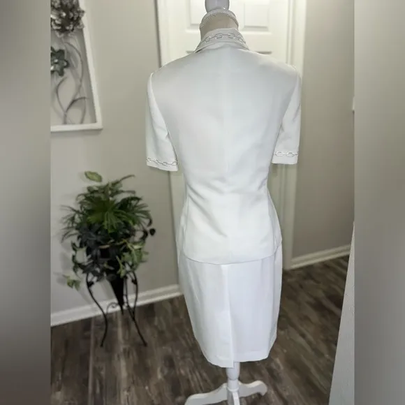 Emily Women’s White Skirt Suit Size 10P