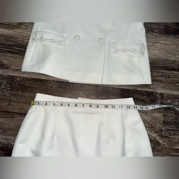 Emily Women’s White Skirt Suit Size 10P