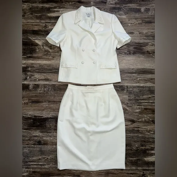 Emily Women’s White Skirt Suit Size 10P