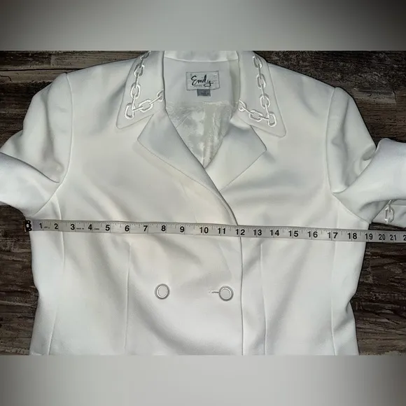 Emily Women’s White Skirt Suit Size 10P