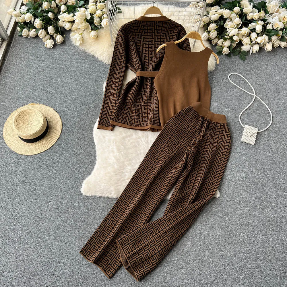 European and American Style Exotic Printed Casual Suit Female Inverness VCollar Bottoming Sweater Wide Leg Pants Three-Piece Set