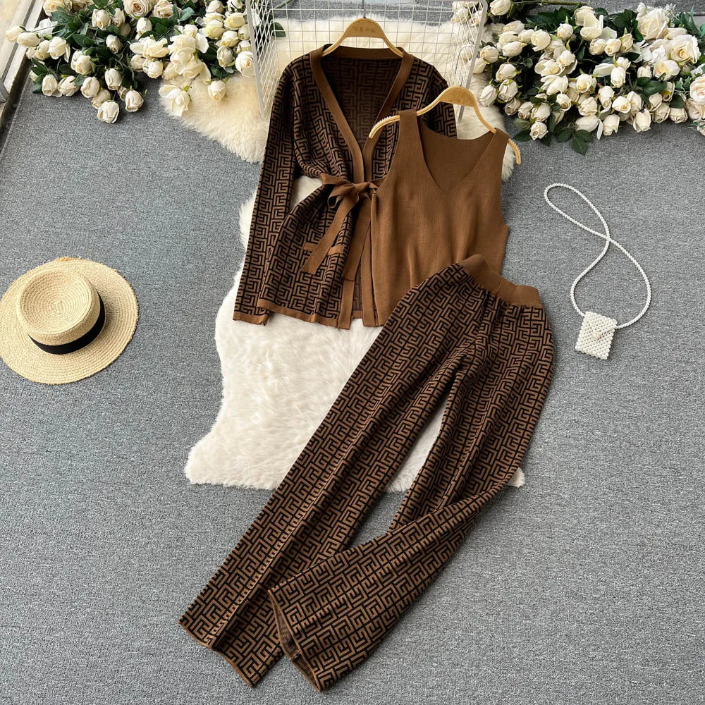 European and American Style Exotic Printed Casual Suit Female Inverness VCollar Bottoming Sweater Wide Leg Pants Three-Piece Set