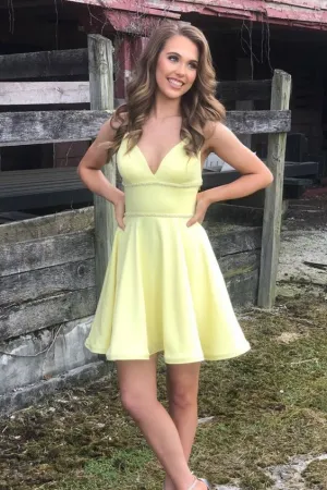 Fashion Knee Length V-neck Yellow Homecoming Dress