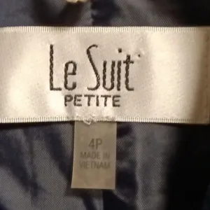 FINAL PRICE NWT Le Suit navy 2-pc skirt suit w flap pockets &amp; slits Size 4P
