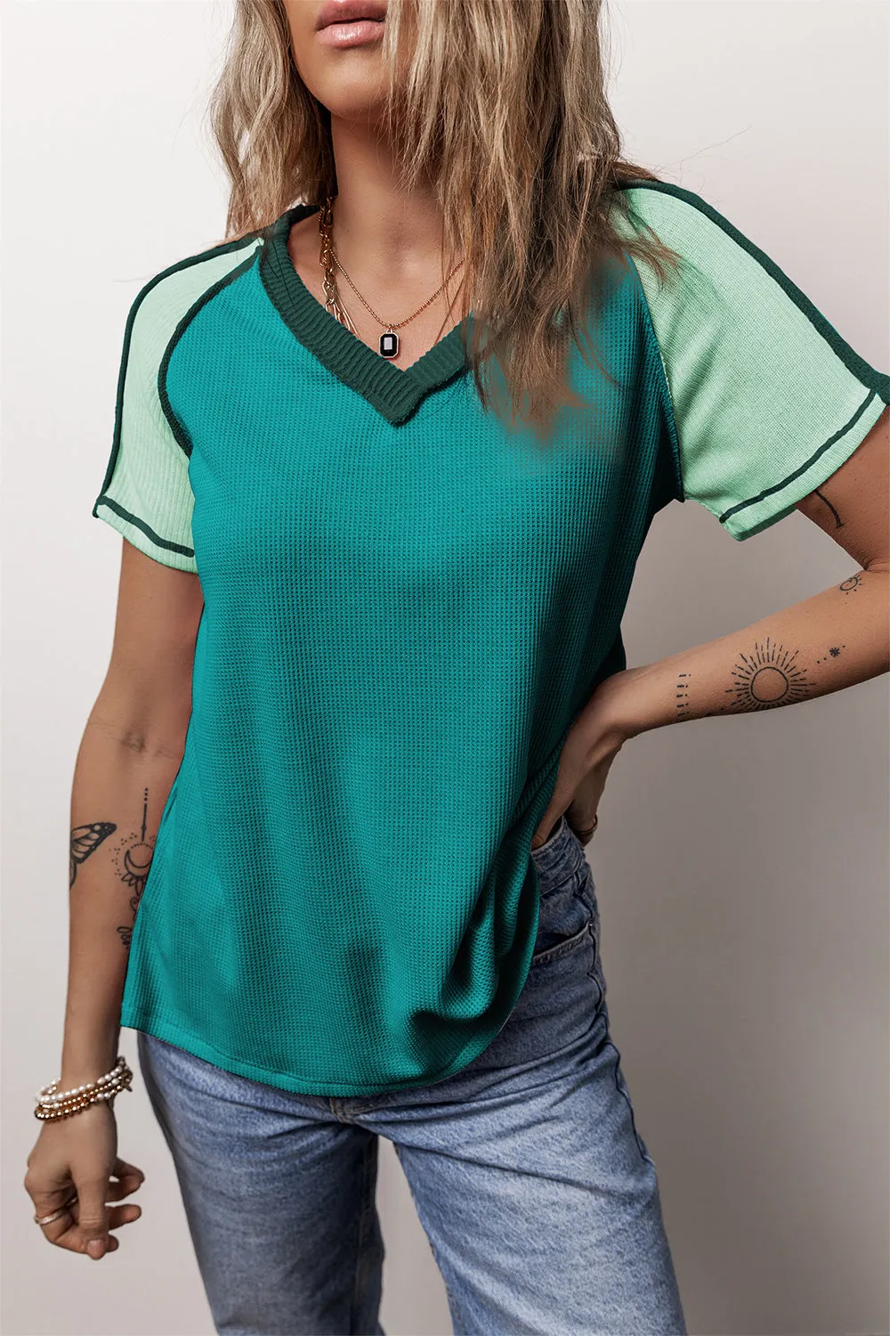 Green Exposed Seam Color Block Knitted V Neck T-shirt