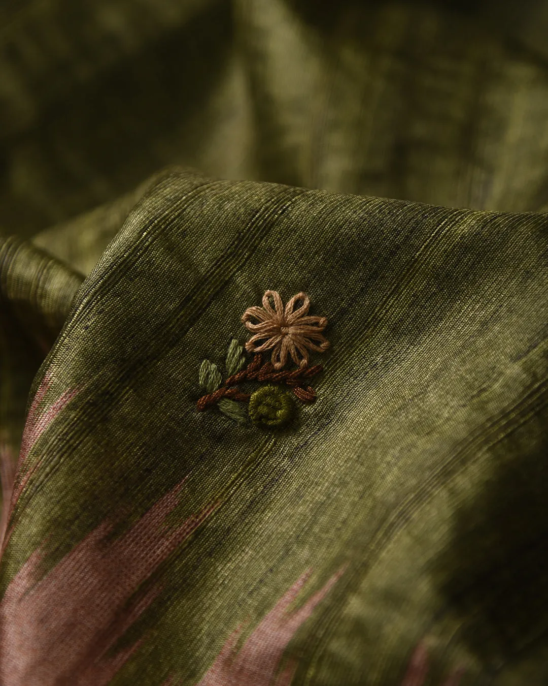 Green Silk Cotton Blend Embroidered Saree With Silk Cotton Blouse