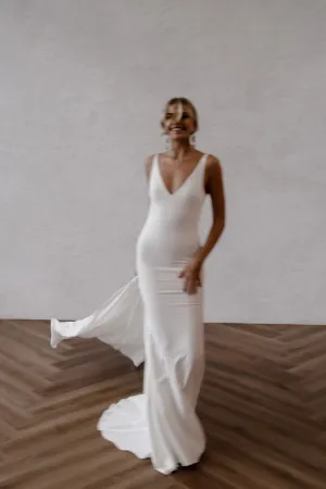 Jaylynn | Mermaid Deep V-Neck Backless White Wedding Dress