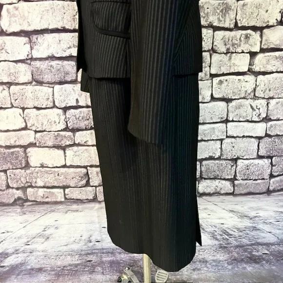 Jones Wear Black &amp; White Pinstripe Skirt Suit Size 10