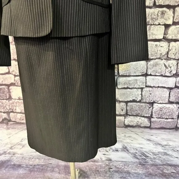 Jones Wear Black &amp; White Pinstripe Skirt Suit Size 10
