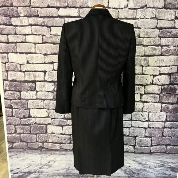 Jones Wear Black &amp; White Pinstripe Skirt Suit Size 10