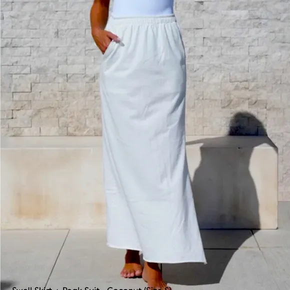 Left on Friday Swell Skirt in Coconut (white) size Large