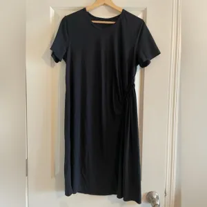 Lululemon Seek Sun Dress Size 8 Black Short Sleeve T Shirt Dress