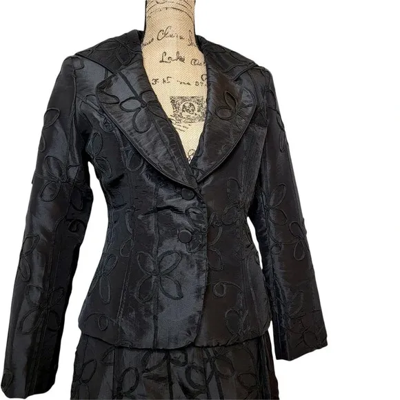 NABI Women's Embroidered Floral Taffeta Suit Skirt Set Black Jacket Full Skirt