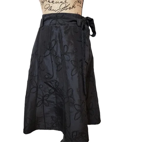 NABI Women's Embroidered Floral Taffeta Suit Skirt Set Black Jacket Full Skirt