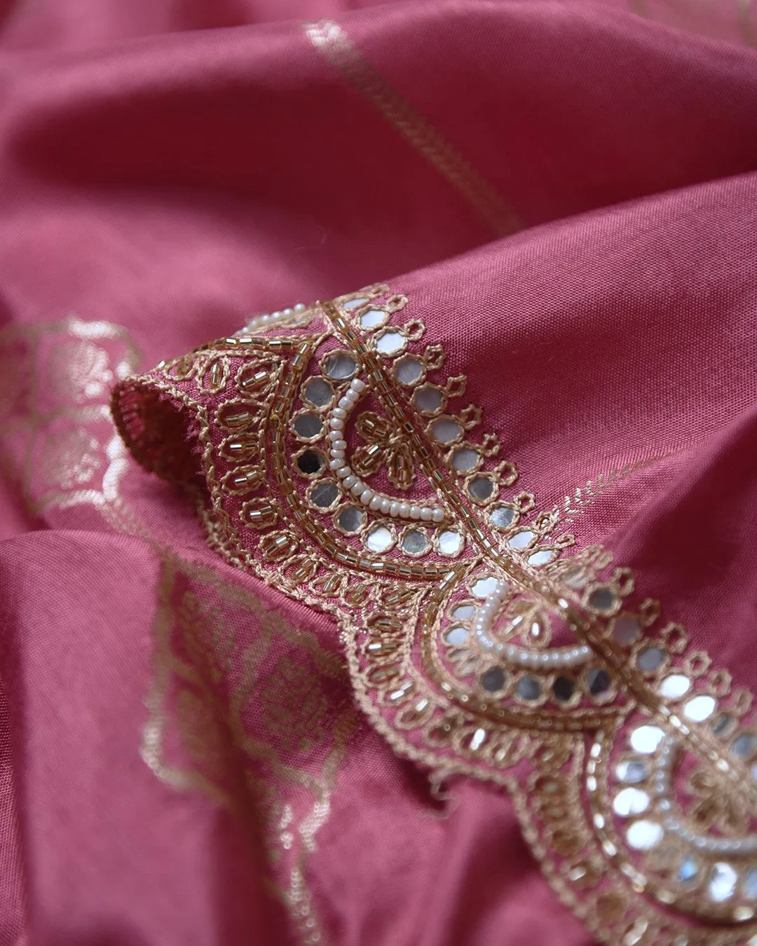 Onion Pink Silk Visocse Blend Woven With Hand Embroidery Saree With Silk Viscose Blouse