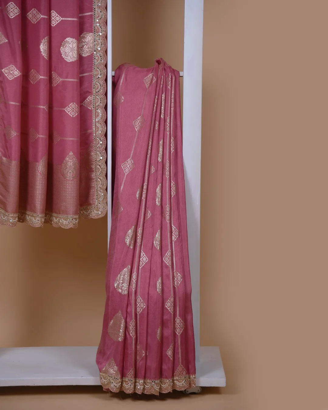 Onion Pink Silk Visocse Blend Woven With Hand Embroidery Saree With Silk Viscose Blouse
