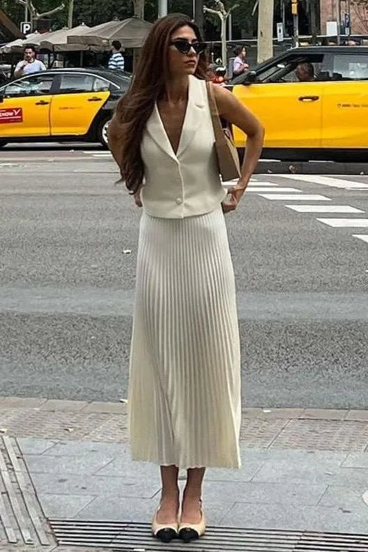 Pleated Sleeveless Skirt suit