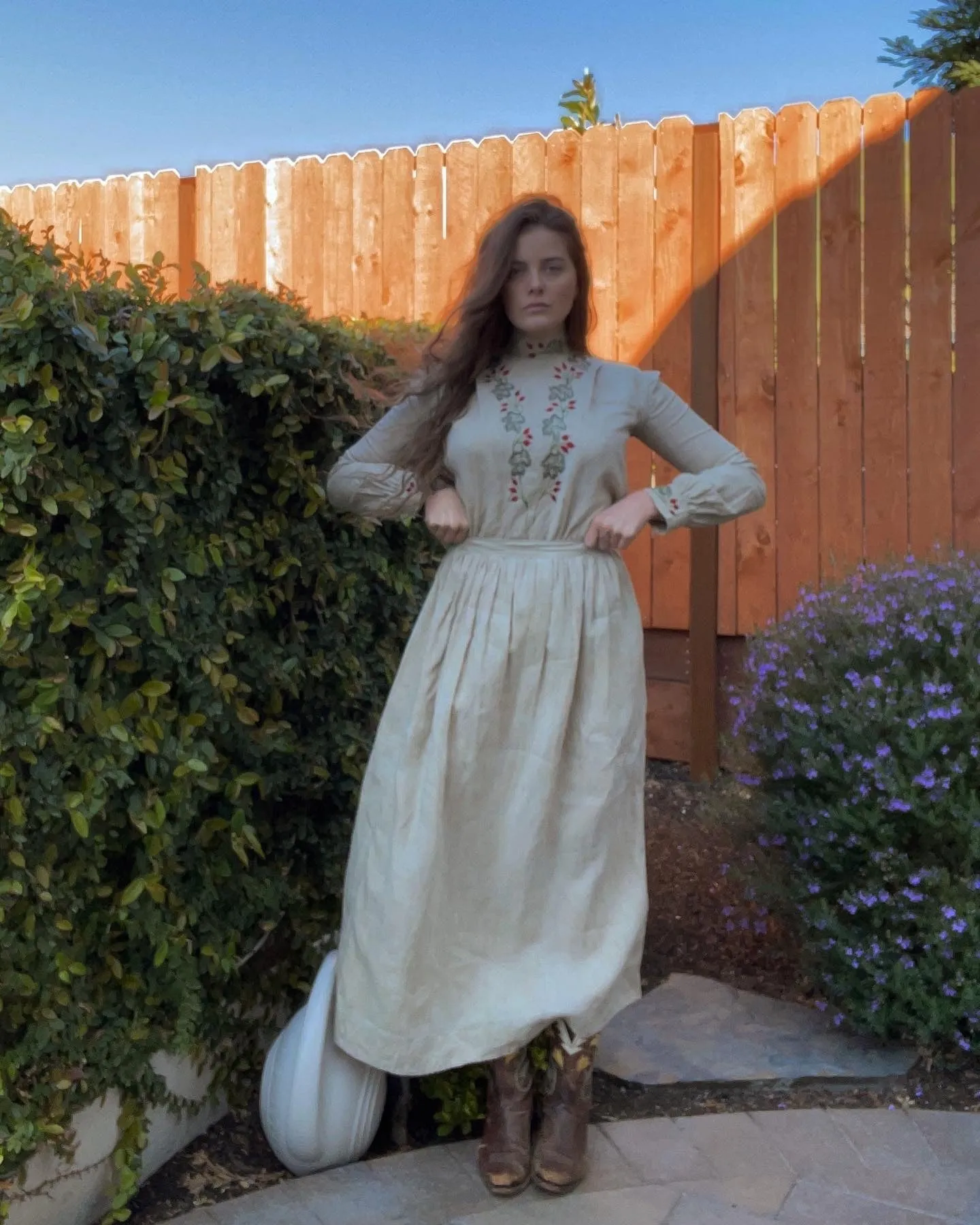 RARE Edwardian Embroidered Foliage Motif Linen Sportswear Ensemble