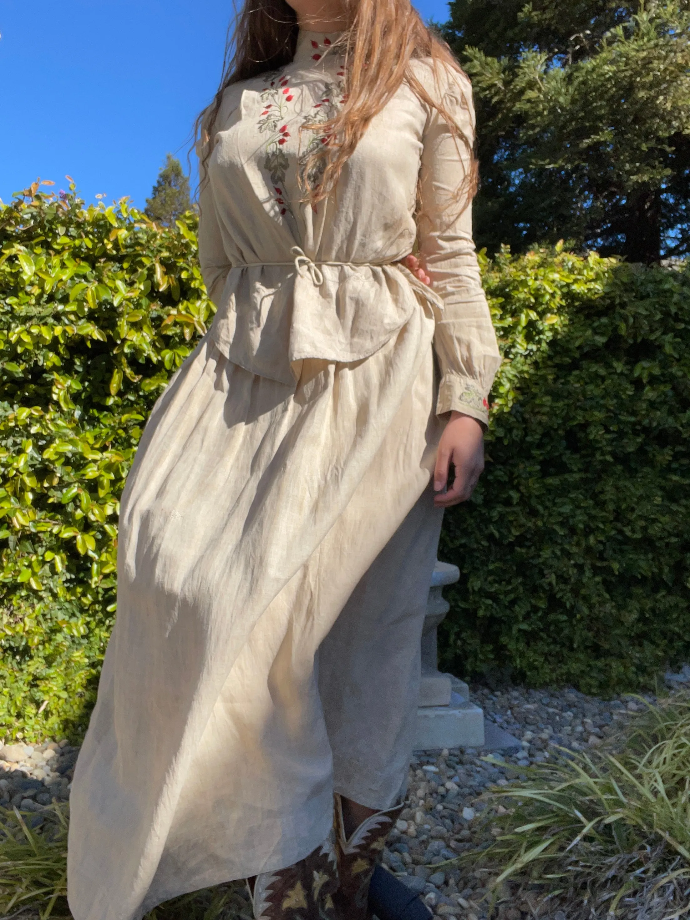 RARE Edwardian Embroidered Foliage Motif Linen Sportswear Ensemble