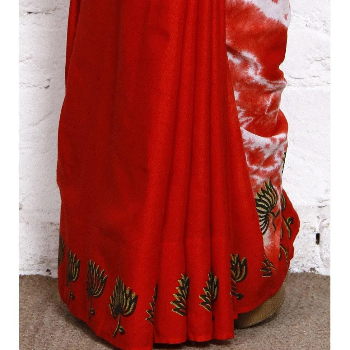 Red & White Tie Dyed & Block Printed Cotton Linen Saree
