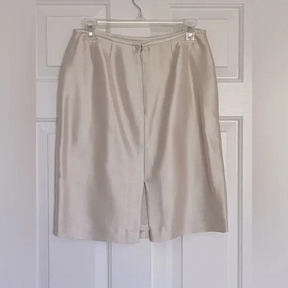 Tahari Arthur S. Levine Champagne Suit, Skirt &amp; Jacket, size 6 Petite, worn 4x