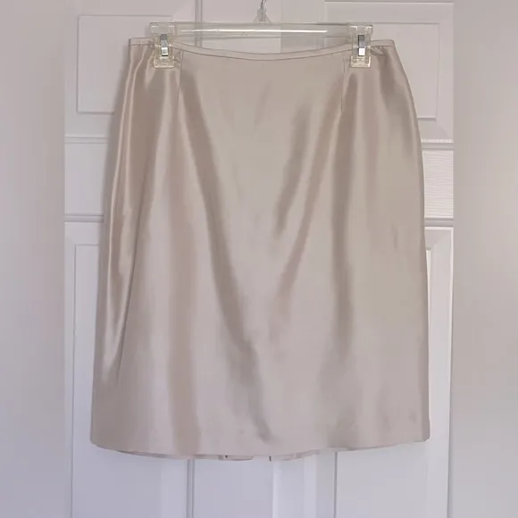 Tahari Arthur S. Levine Champagne Suit, Skirt &amp; Jacket, size 6 Petite, worn 4x