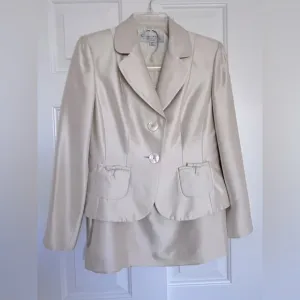 Tahari Arthur S. Levine Champagne Suit, Skirt &amp; Jacket, size 6 Petite, worn 4x