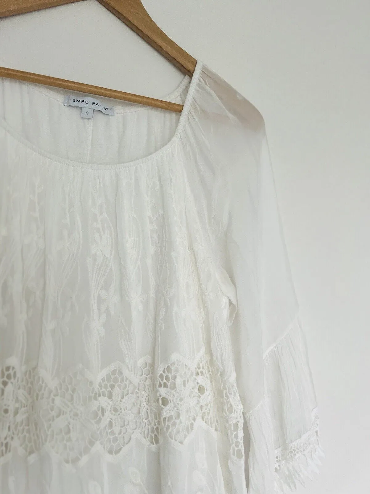 TEMPO PARIS 100% Silk Ivory Bohemian Top Sz S Embroidered Ruffle Lined Blouse