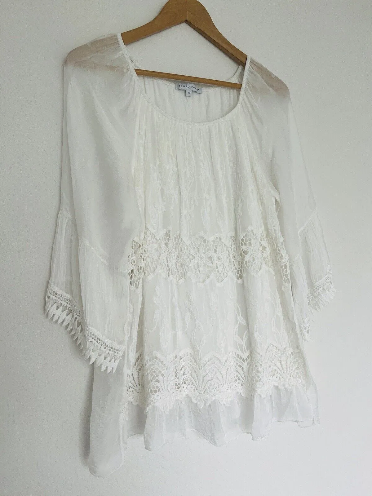 TEMPO PARIS 100% Silk Ivory Bohemian Top Sz S Embroidered Ruffle Lined Blouse