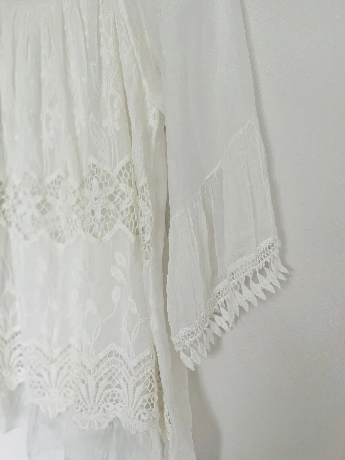 TEMPO PARIS 100% Silk Ivory Bohemian Top Sz S Embroidered Ruffle Lined Blouse