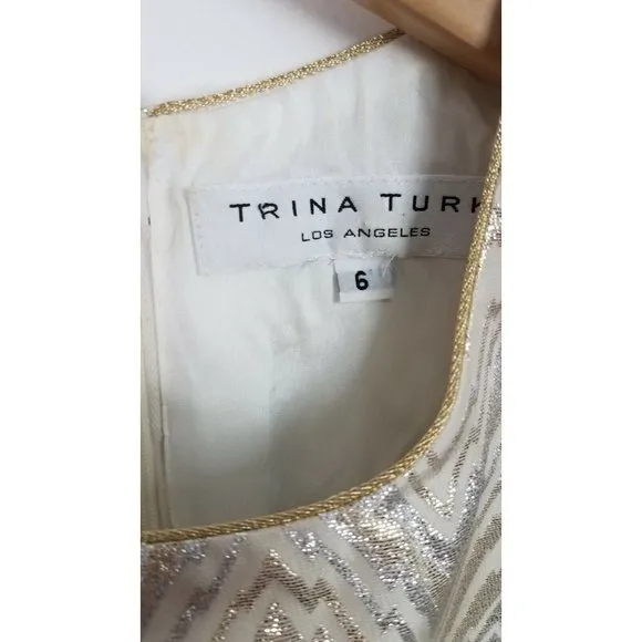 Trina Turk Sz. 6 Cream/Silver/Gold Sleeveless Knee Length Sheath Cocktail Dress