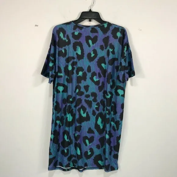 Urban Threads Oversized Animal Print Short Sleeve T-Shirt Dress Women's Size M/L