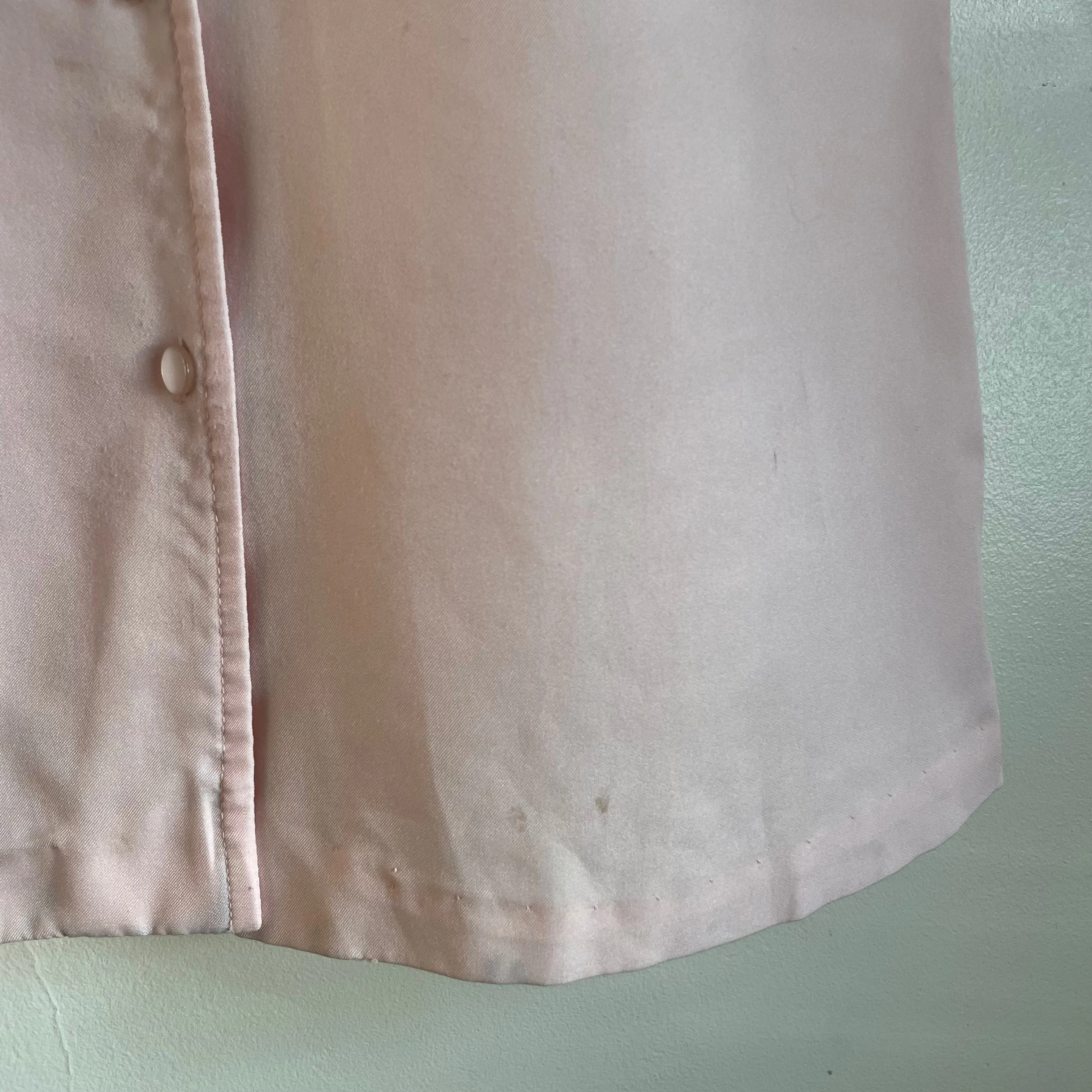 Vintage 50s 60s bubblegum pink blouse with scalloped ruffle detail // large