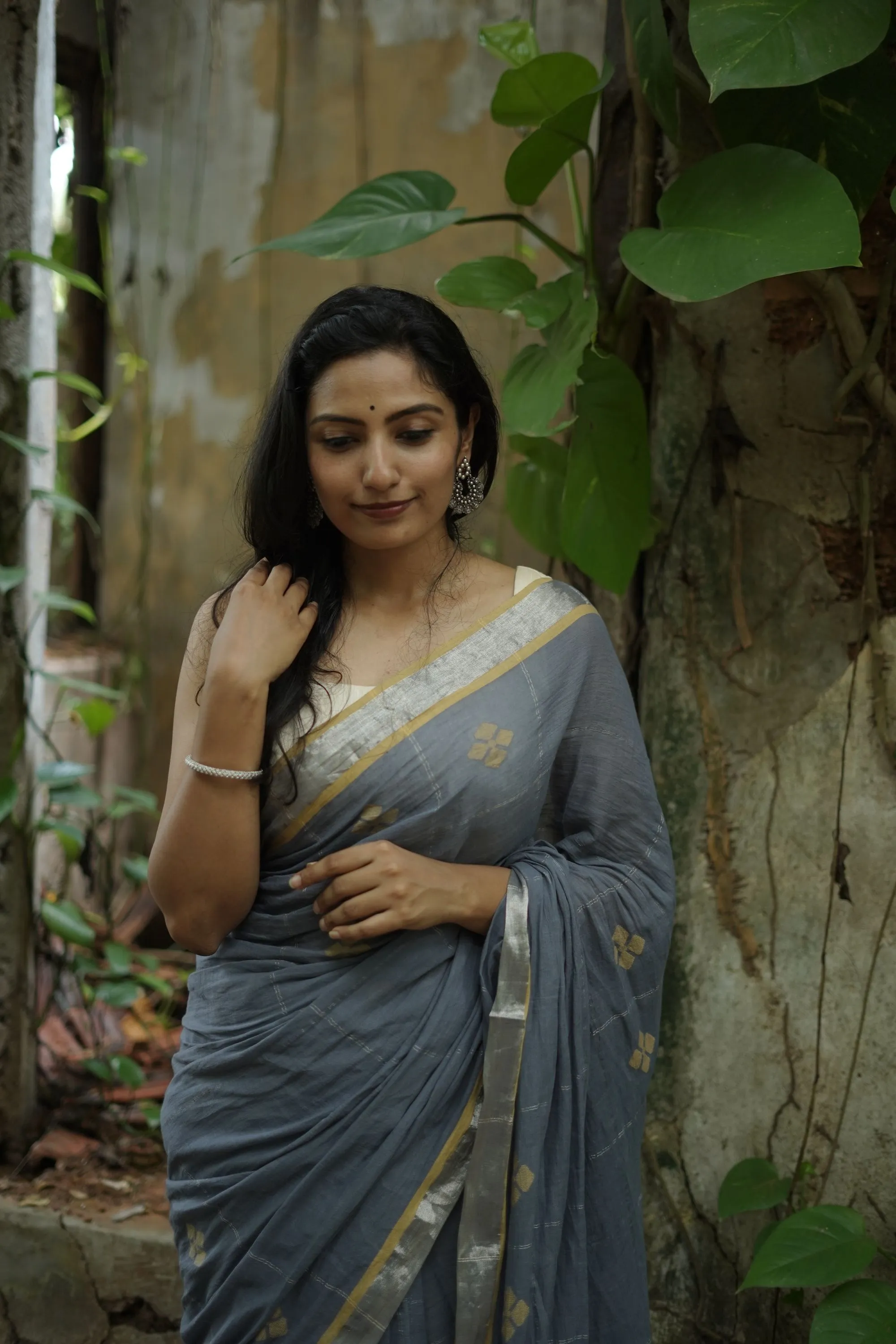 Weaves of Bengal - Sitara - grey handloom cotton saree with zari border